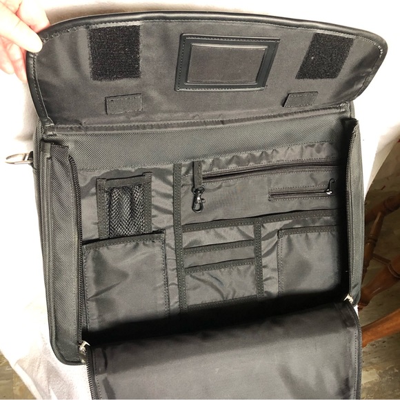 Kensington Black Laptop case. - Picture 4 of 10